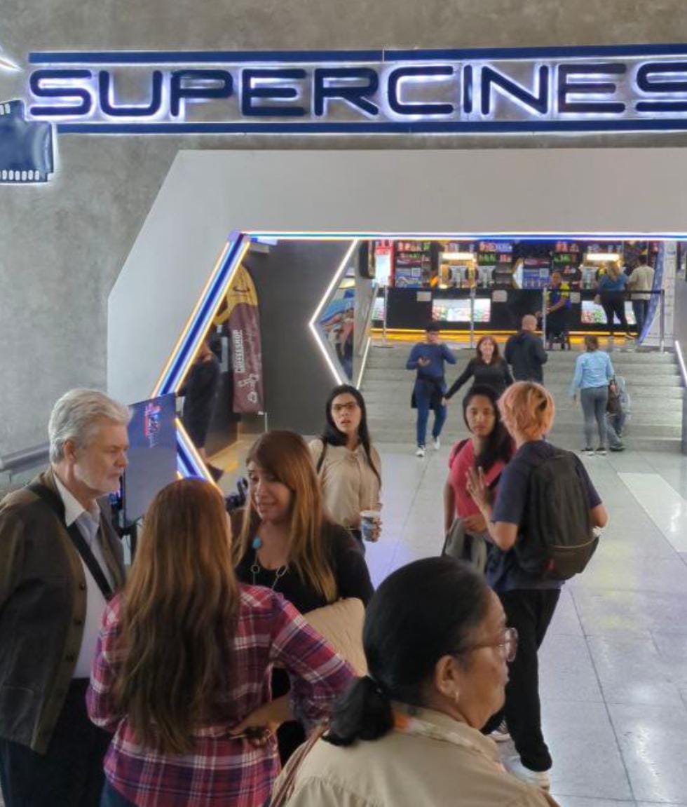 CNP Carabobo y Supercines celebraron con los periodistas