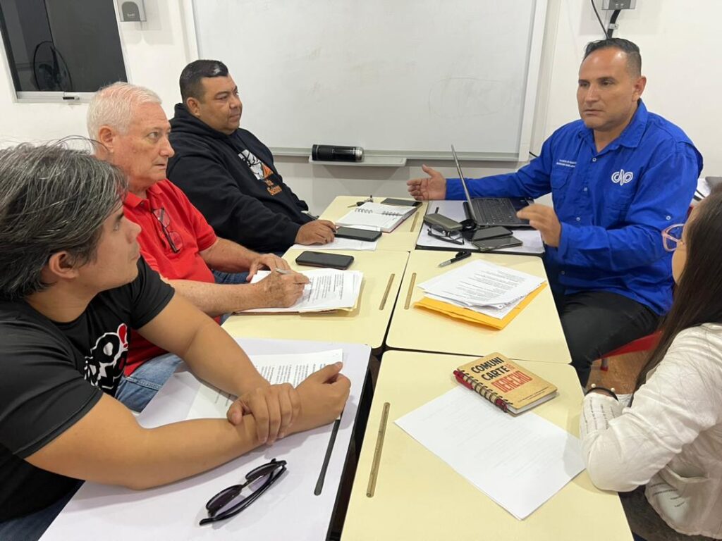 Diuber Marin Jhon Pelaez Eduardo Colmenares Rosimar Sanchez Randolfo Blanco durante las deliberaciones