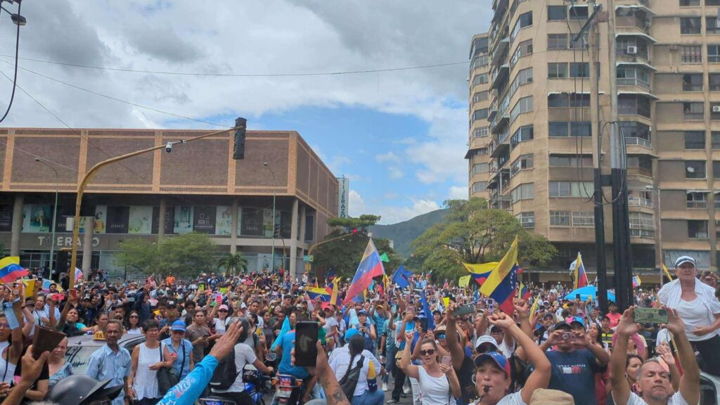 Carabobenos se movilizaron con Edmundo Gonzalez Urrutia y Maria Corina Machado