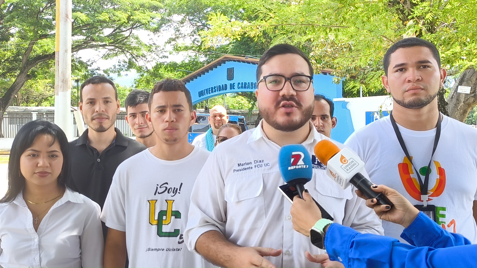 studiantes de la Universidad de Carabobo llaman a votar por Edmundo González