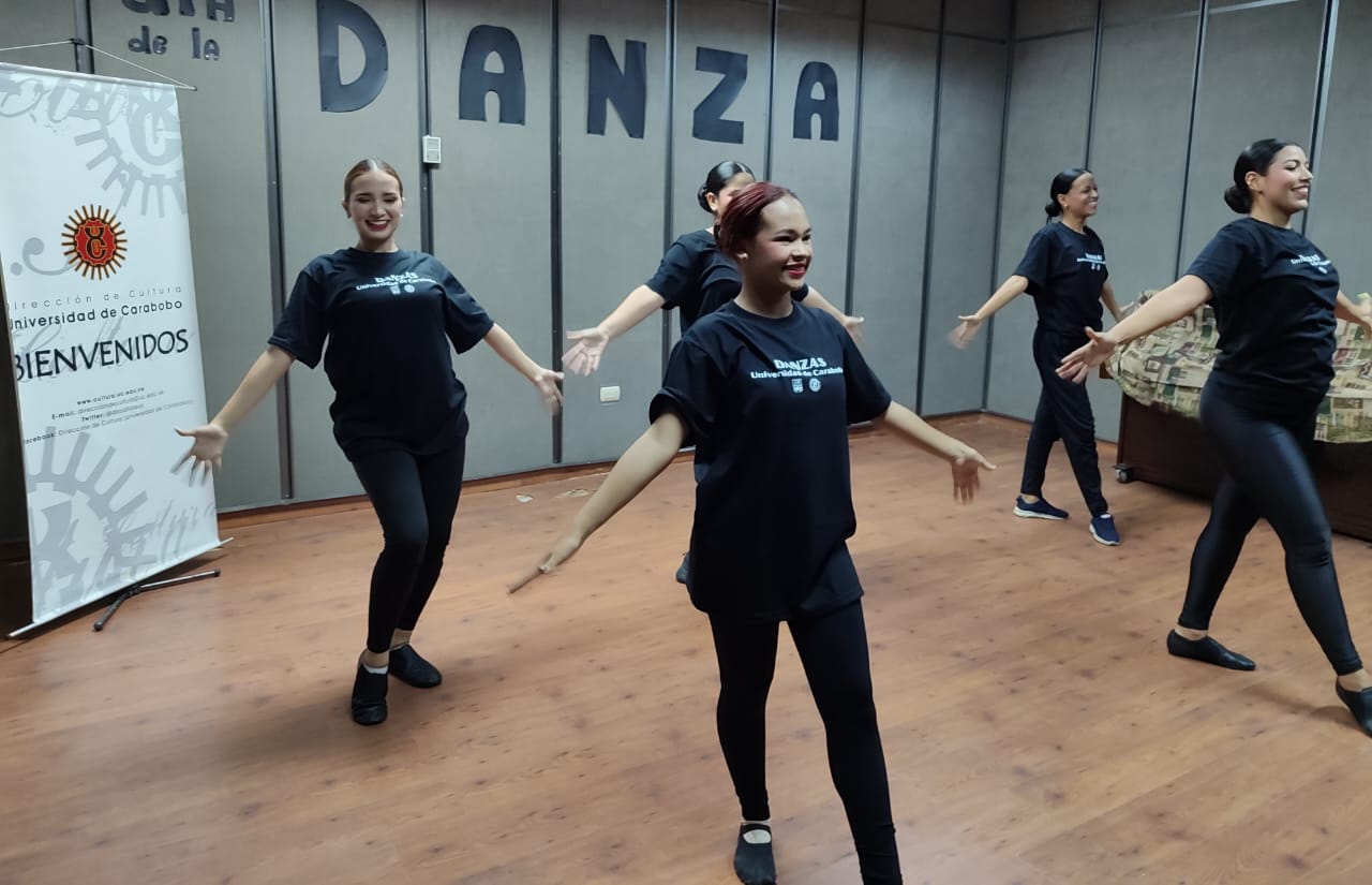 Dirección Central de la UC el Día Internacional de la Danza