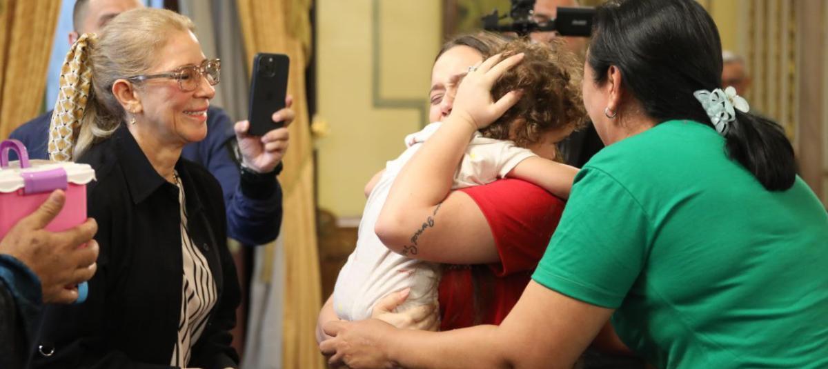 Niña Maikelys Espinoza fue devuelta a Venezuela tras estar bajo custodia de EEUU