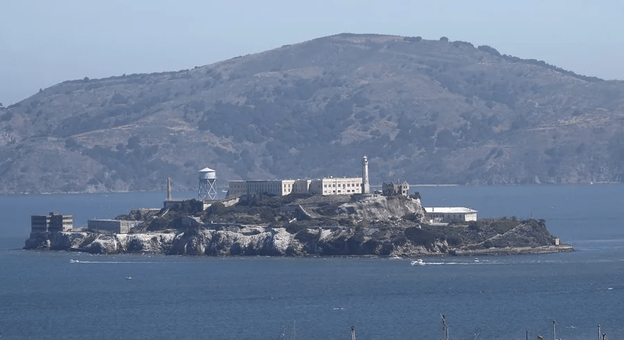 Trump ordenó reabrir la cárcel de máxima seguridad de Alcatraz