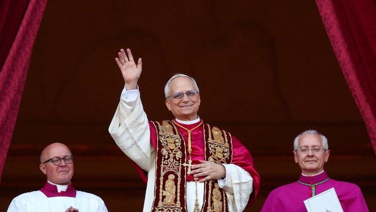 El papa León XIV pidió ayuda para construir puentes de paz